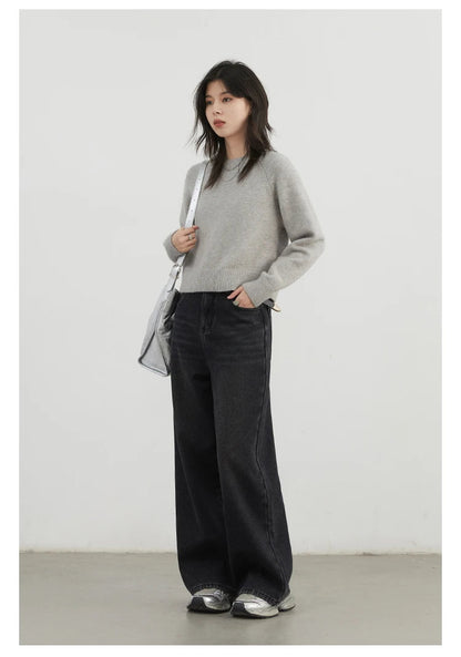 Cozy Loose Knitted Jumper with Raglan Sleeves, crafted from soft, luxurious fabric for ultimate comfort. Its loose fit and relaxed silhouette flatter all body shapes, making it perfect for lounging or brunch outings. Available in classic colors, this versatile