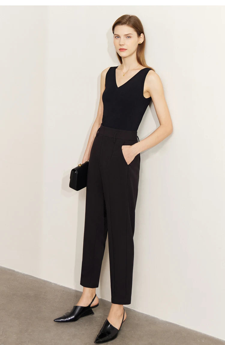 Minimalist V-Neck Knitted Tank Top