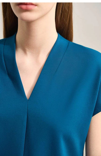 Minimalist Solid V-Neck Short Sleeve T-shirt