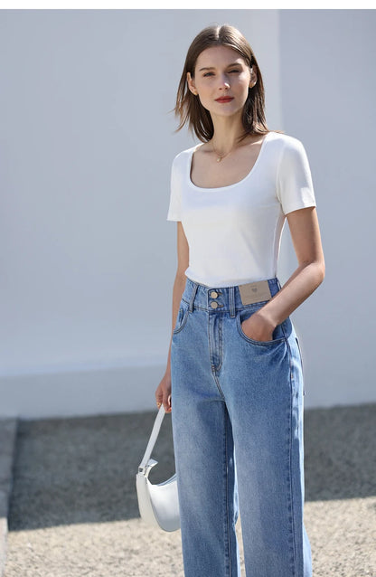 Minimalist U-Neck Slim Black T-Shirt