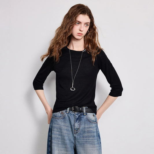 Slim Crew Neck Embroidered Knit Top