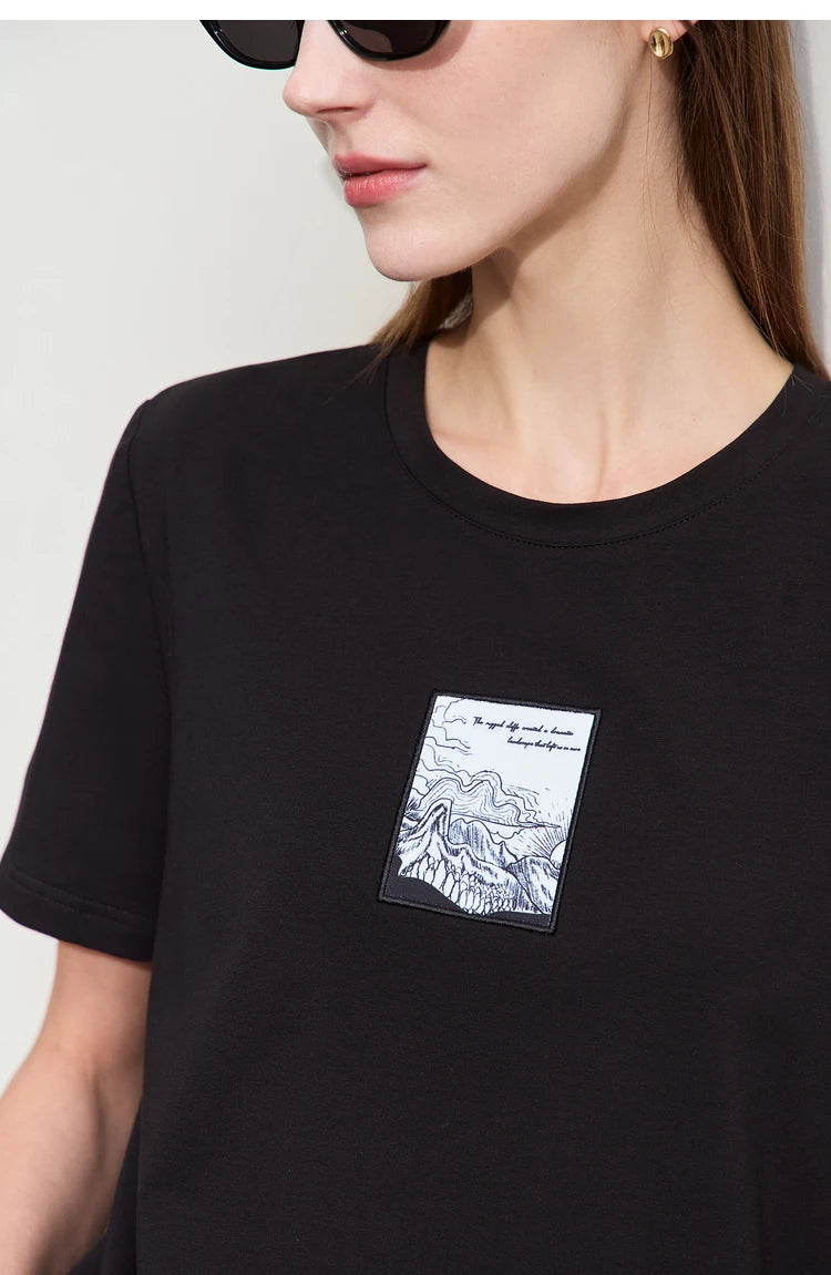 Minimalist Embroidered Black O-Neck T-shirt