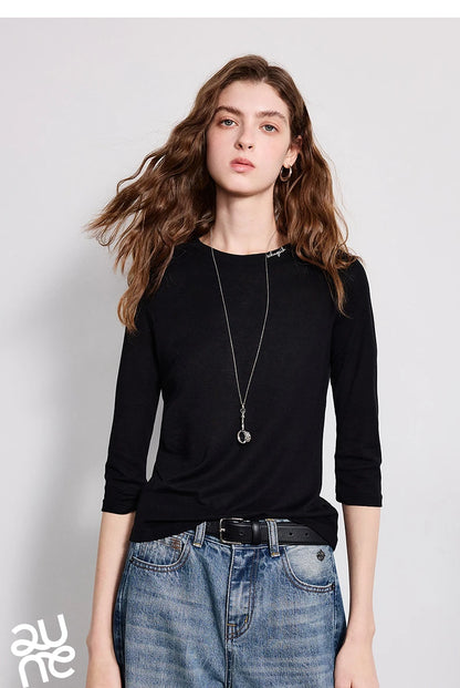 Slim Crew Neck Embroidered Knit Top