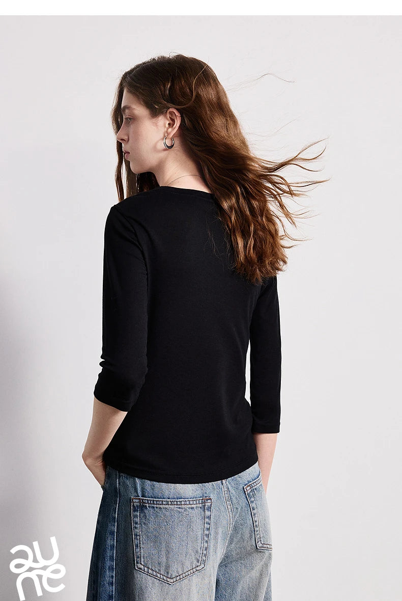 Slim Crew Neck Embroidered Knit Top