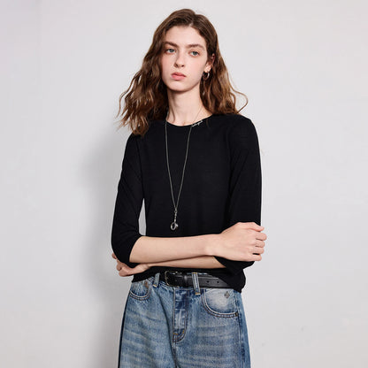 Slim Crew Neck Embroidered Knit Top
