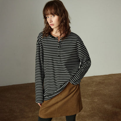 Long-sleeve Loose Minimalist Knit Top