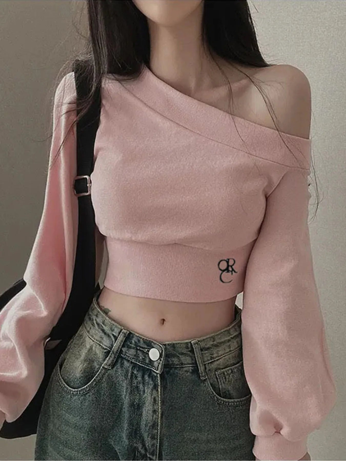 Casual Cropped Off-Shoulder Skew Collar Tee