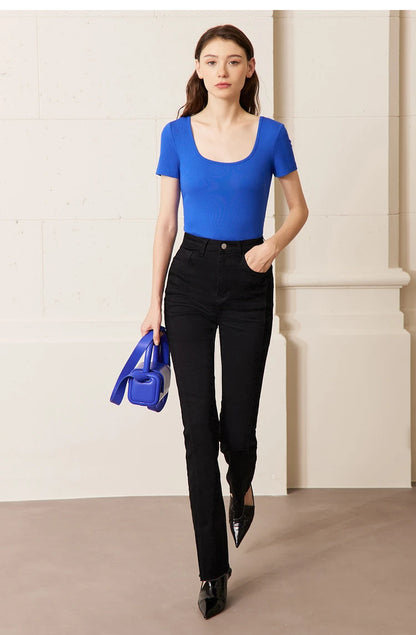 Minimalist U-Neck Slim Black T-Shirt