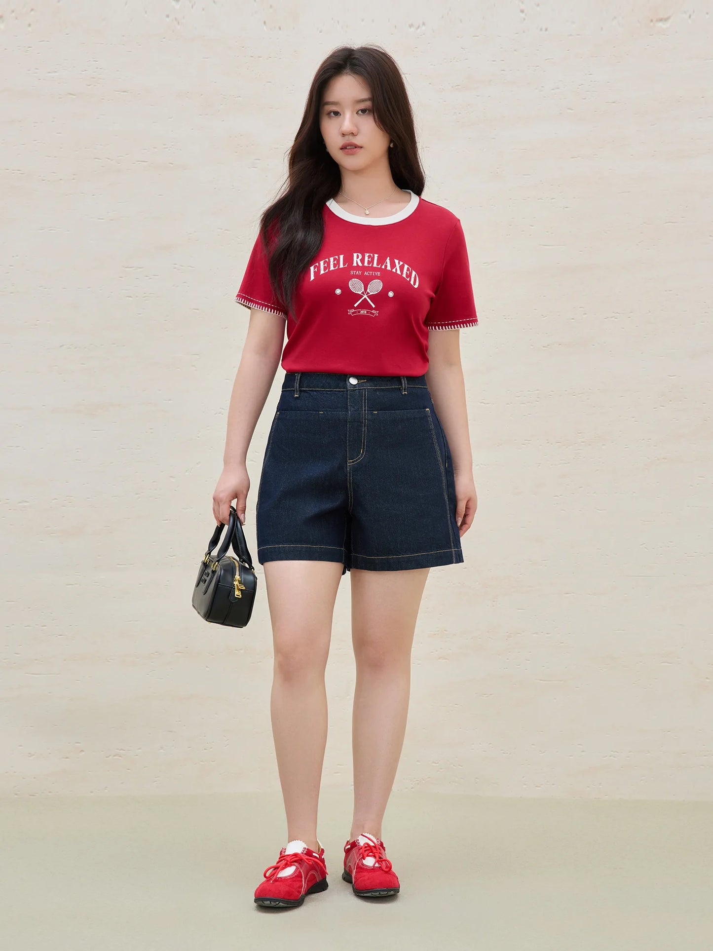 Vintage Contrast-Stitch Round Neck Tee & Relaxed Fit
