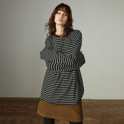 Long-sleeve Loose Minimalist Knit Top